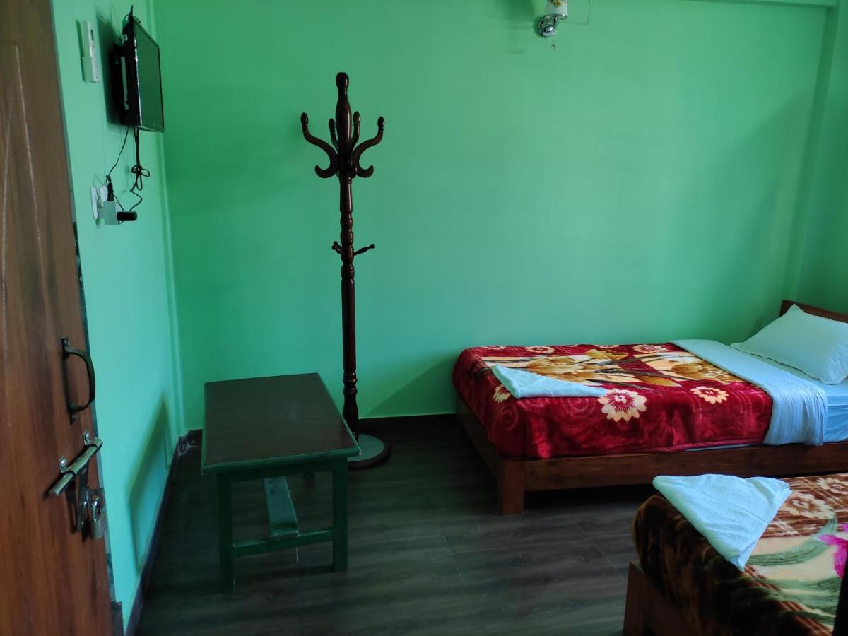 Harry Guest House & Restaurant Pokhara Luaran gambar