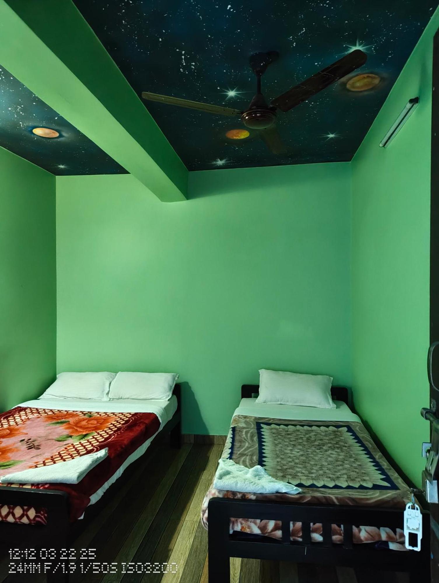 Harry Guest House & Restaurant Pokhara Luaran gambar