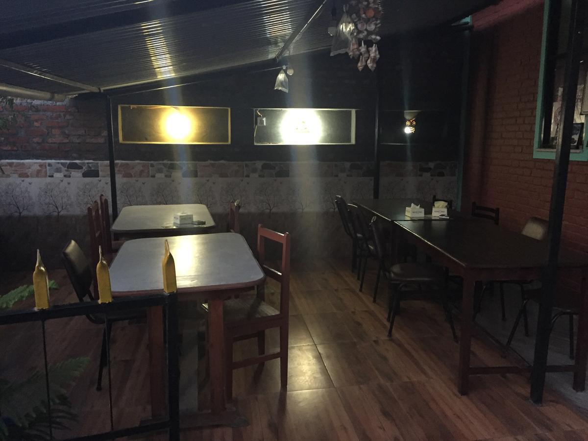 Harry Guest House & Restaurant Pokhara Luaran gambar