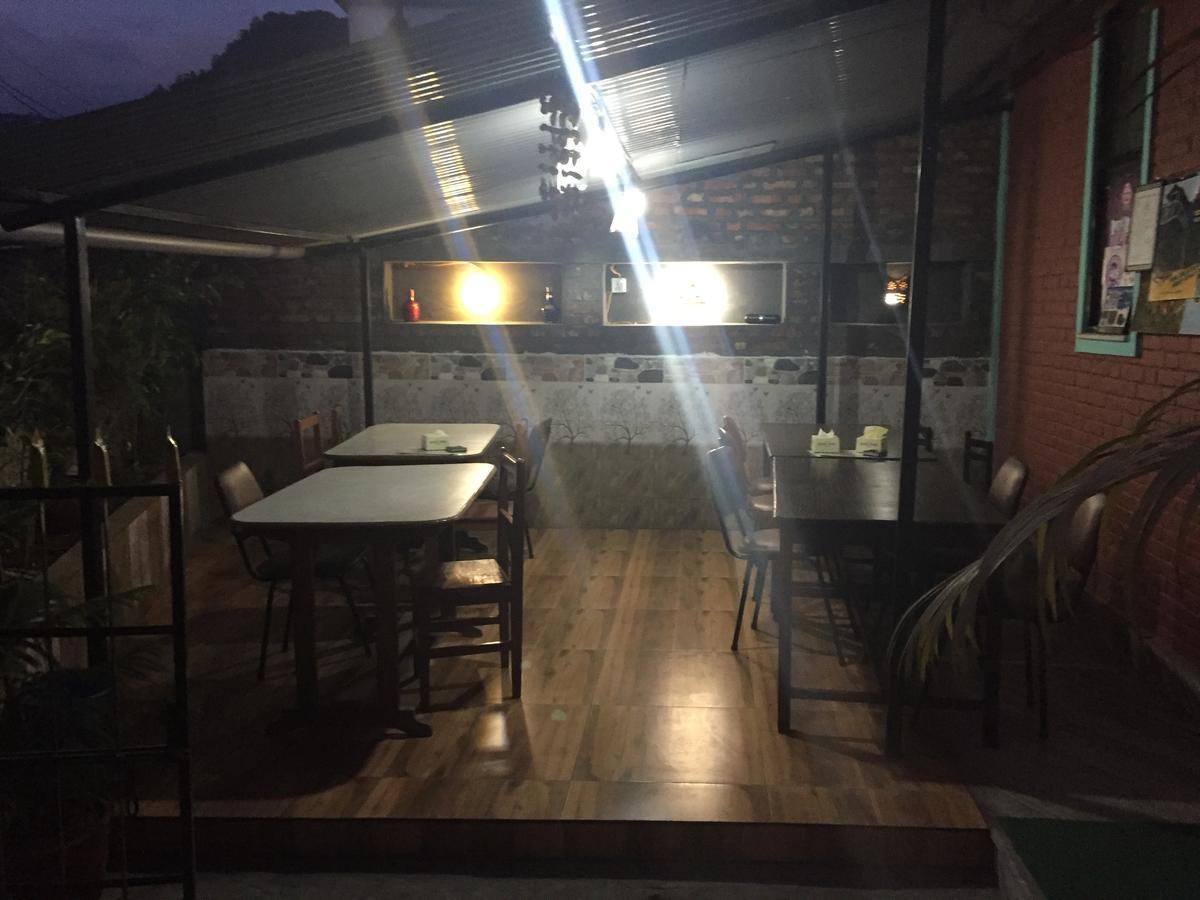 Harry Guest House & Restaurant Pokhara Luaran gambar