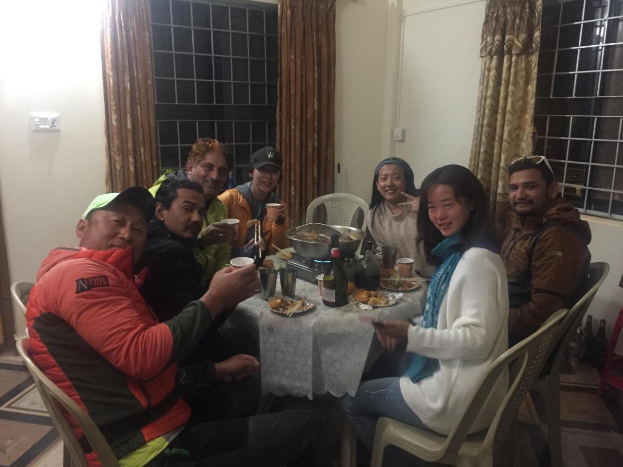 Harry Guest House & Restaurant Pokhara Luaran gambar