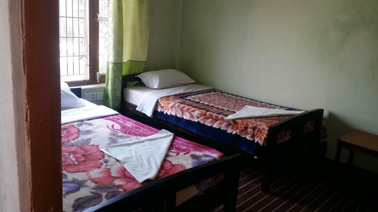 Harry Guest House & Restaurant Pokhara Luaran gambar